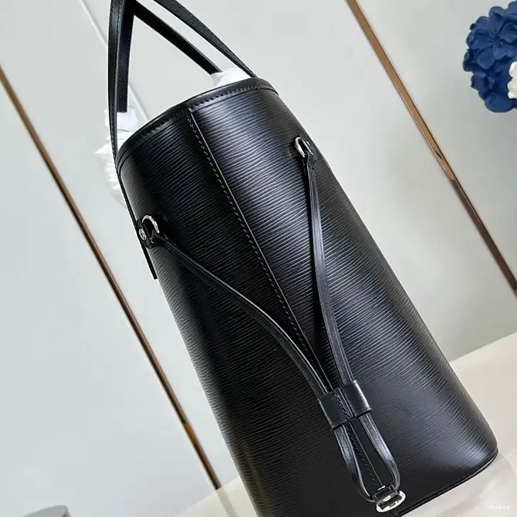 Bags LV 2411YA0267 0520